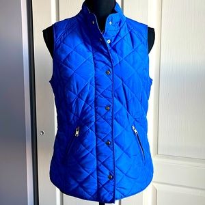 Crown & Ivy Solid Quilted Vest in Royal Blue